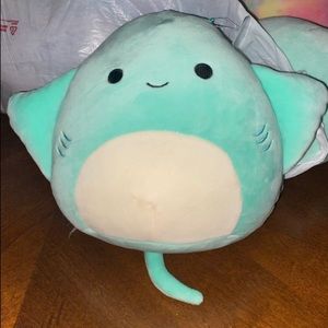Maggie the Stingray Squishmallow